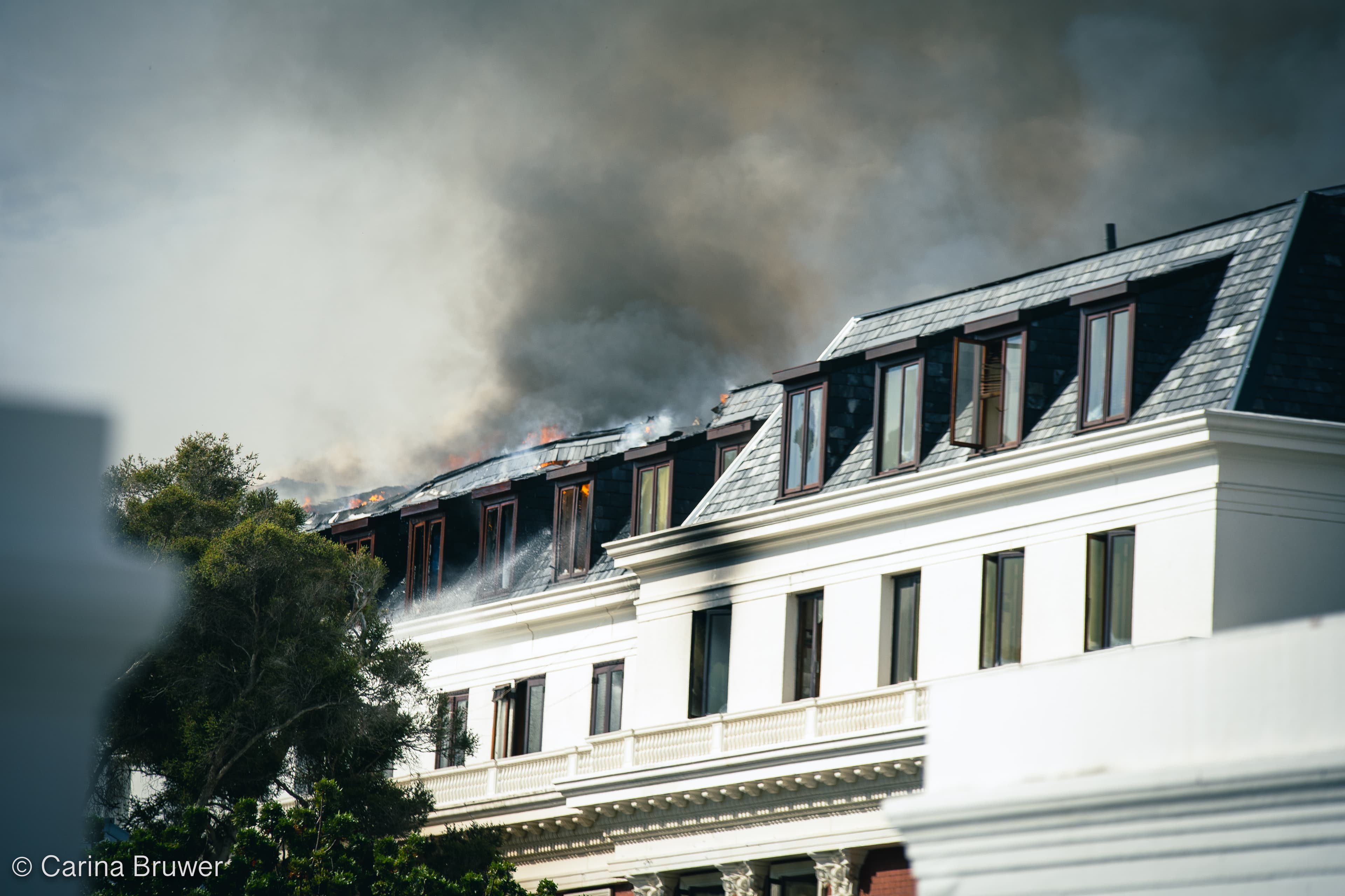 Cape Town Parliament fire, smoke over the National Assembly building