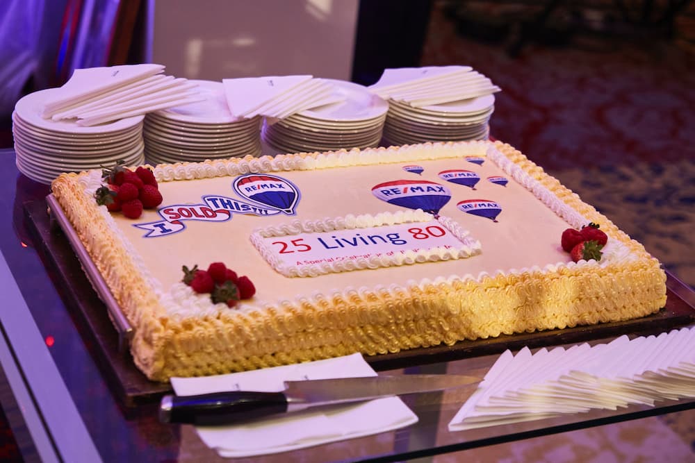 Remax Living 25th anniversary celebration cake, detail shot