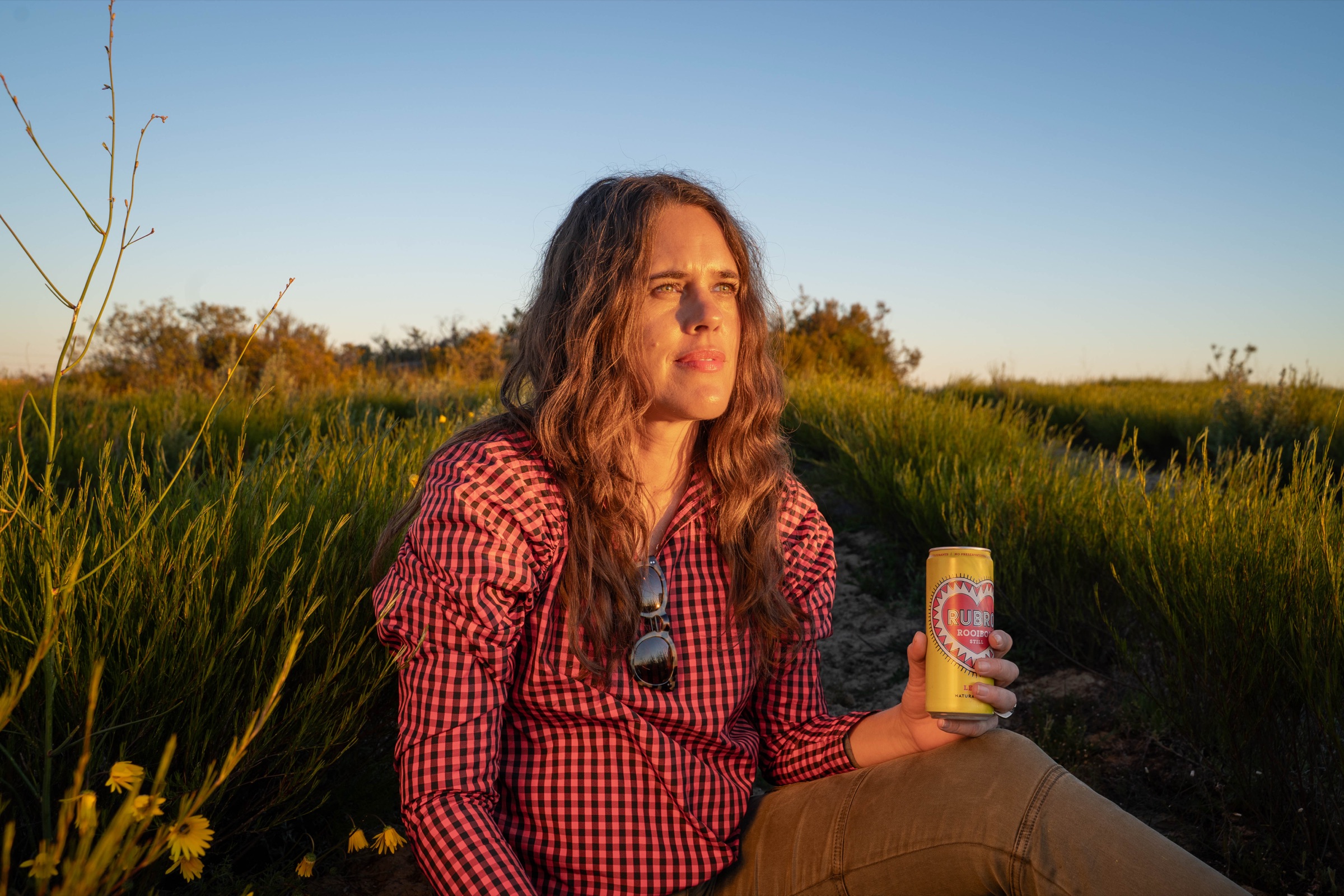 RUBRO Rooibos can product photography, golden hour outdoor shoot